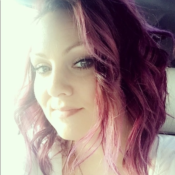 Meet your Posher, Sarah - Picture 1 of 1